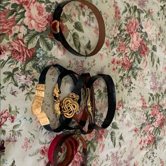 1 Moscinn belt  and 6 Alexis Kirk belts.